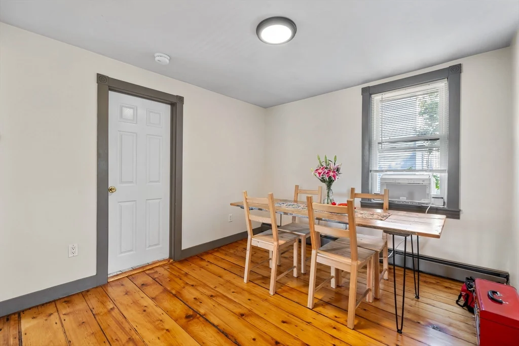 9 Hodges Ct, Salem