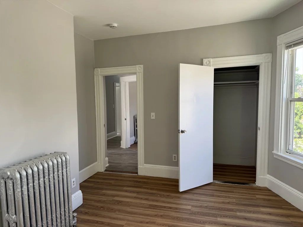 7 Woodward Park St, Roxbury