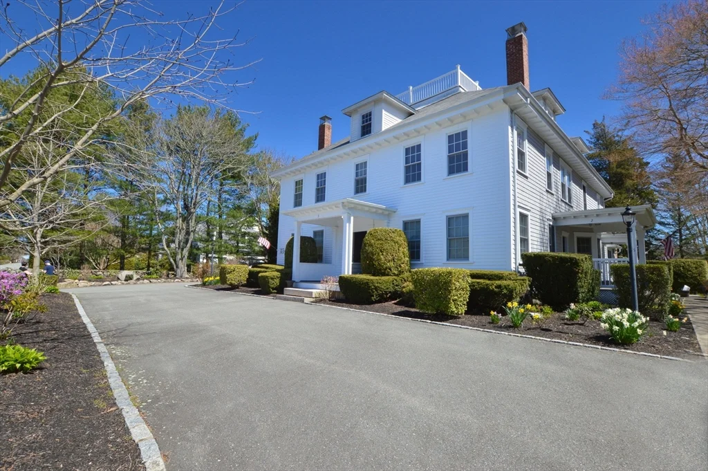 66 Tucker Ln, Dartmouth