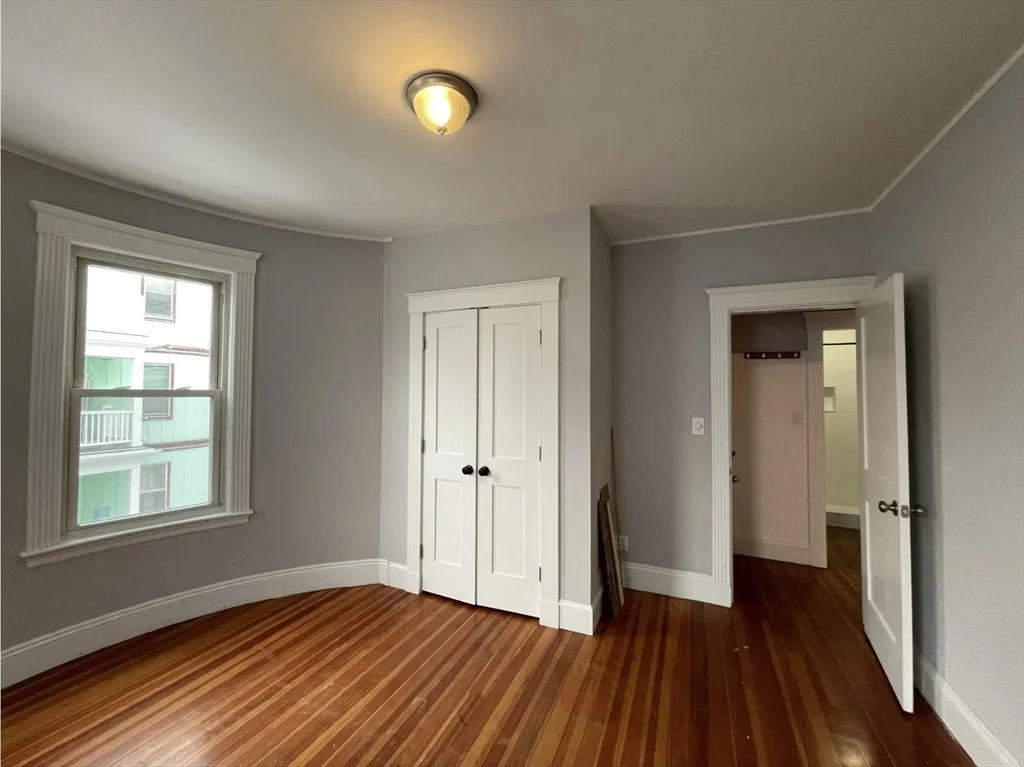 9 Sumner Sq, Dorchester