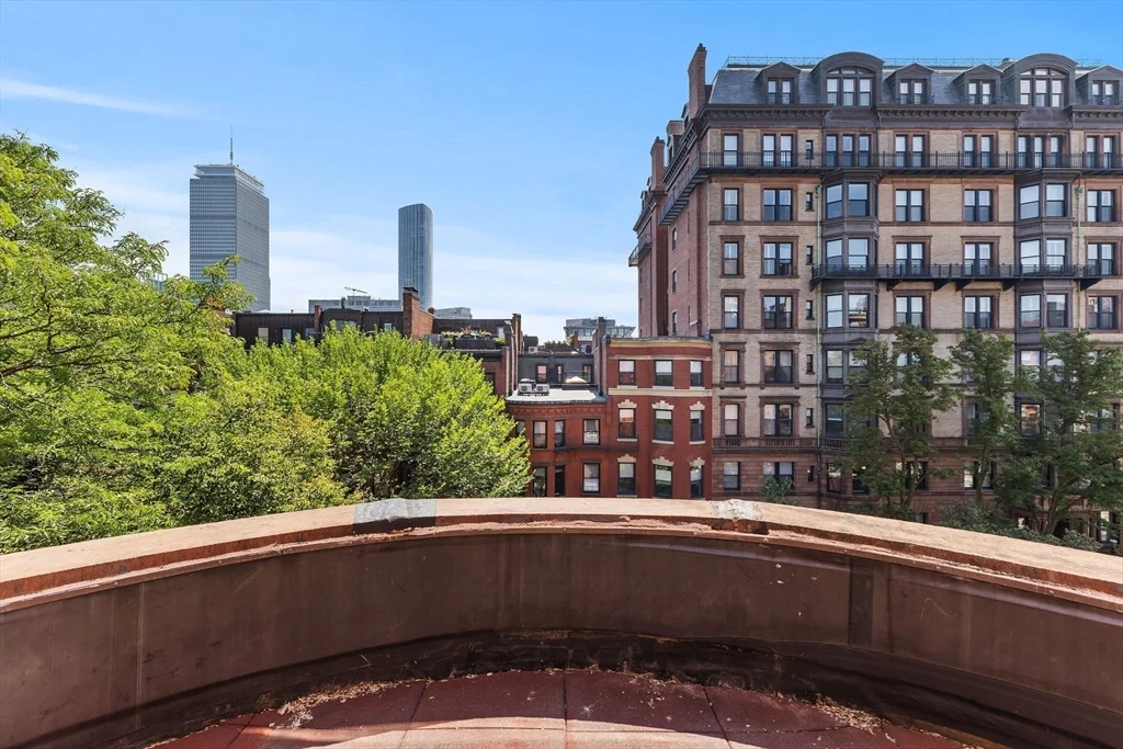 403 Marlborough St, Back Bay