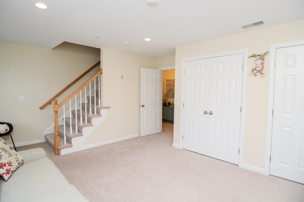 1975 Middlesex St, Lowell