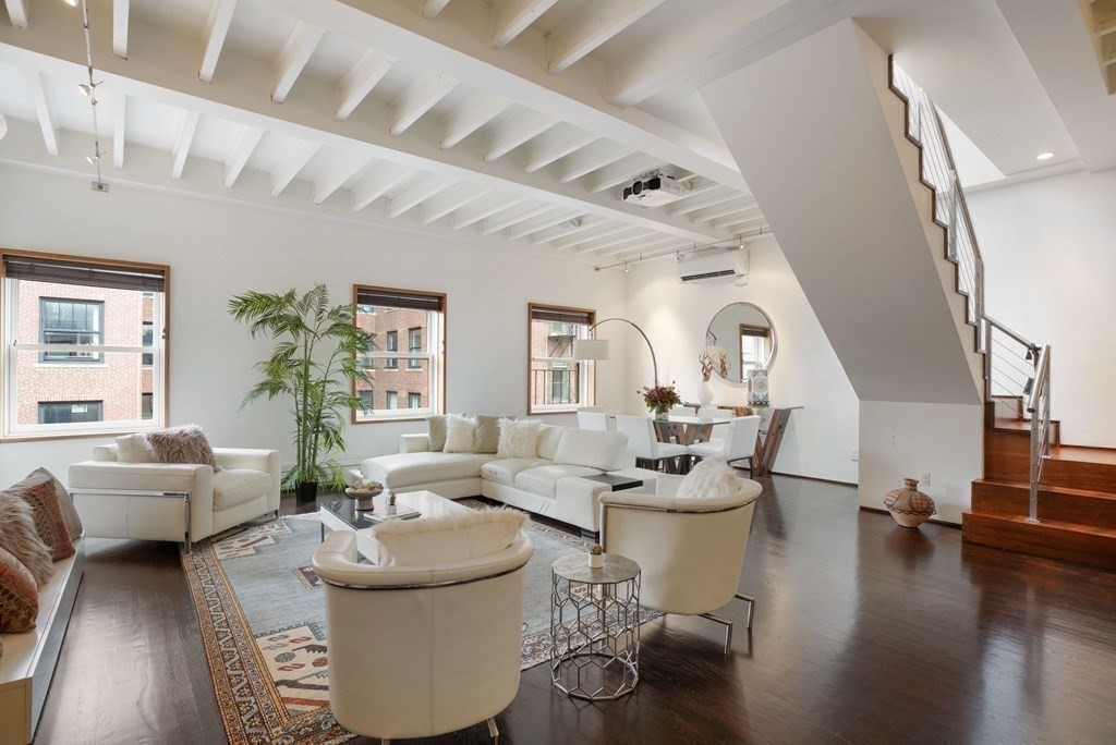 132 Commonwealth Ave, Back Bay