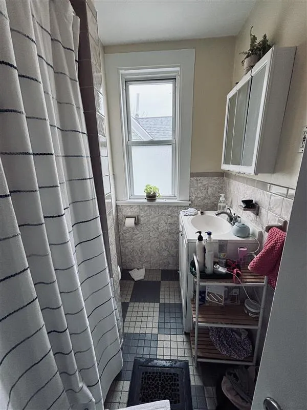 8 Bennett St, South Medford