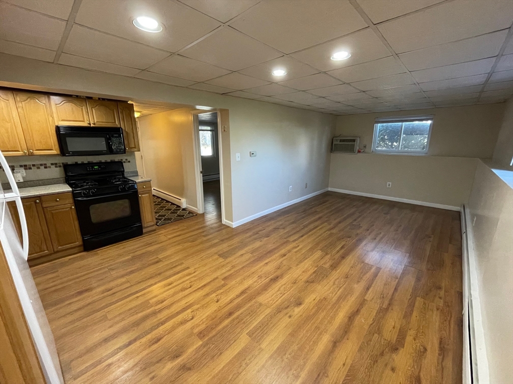 215 Chelmsford St, Chelmsford