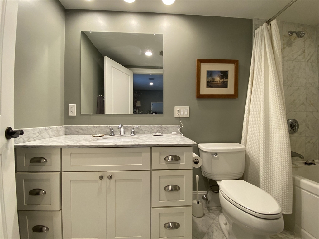 15 Oakdale St, Jamaica Plain