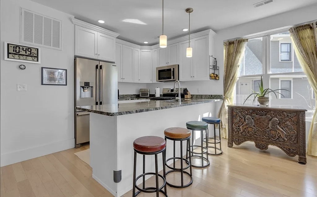 41 Woodville St, Roxbury