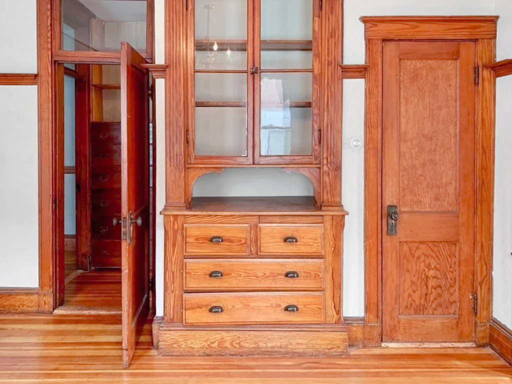 8 Wyvern St, Jamaica Plain