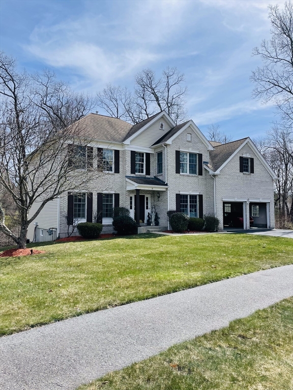 10 Sheryl Dr, Shrewsbury