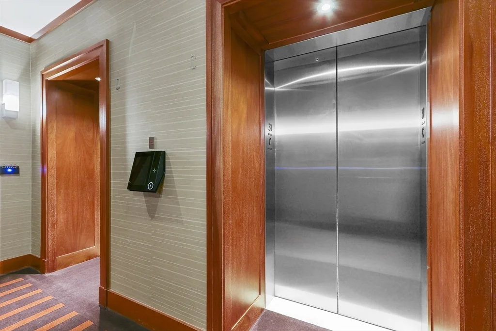 1 Dalton St, Back Bay