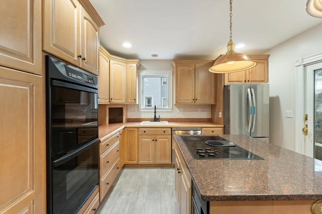 4 Prospect St, Attleboro