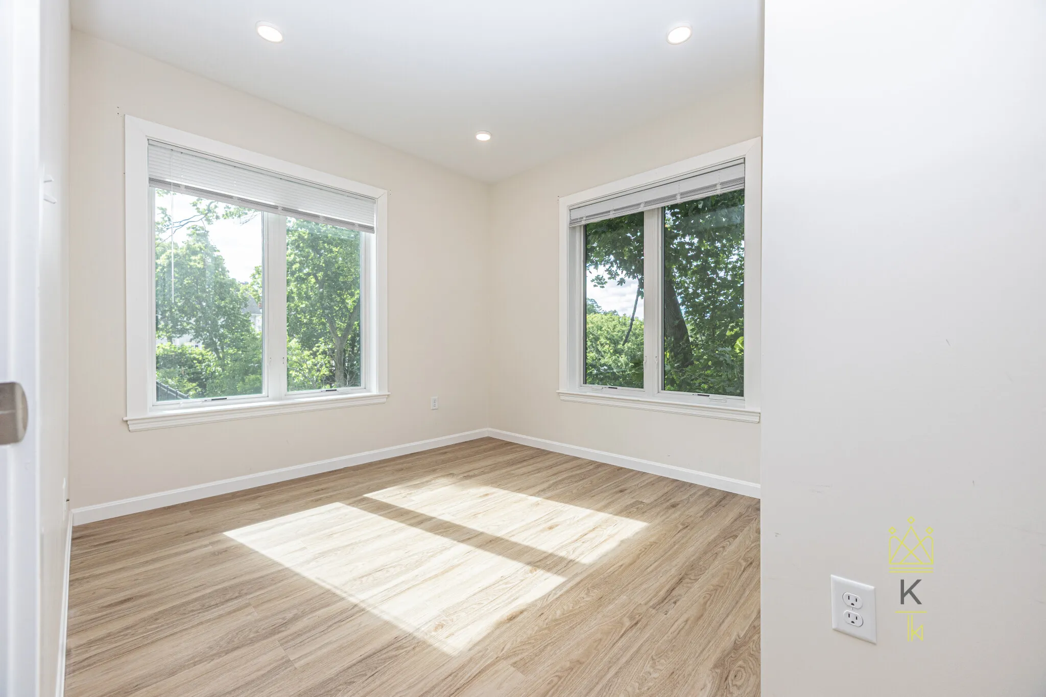 458 Washington St, Brighton