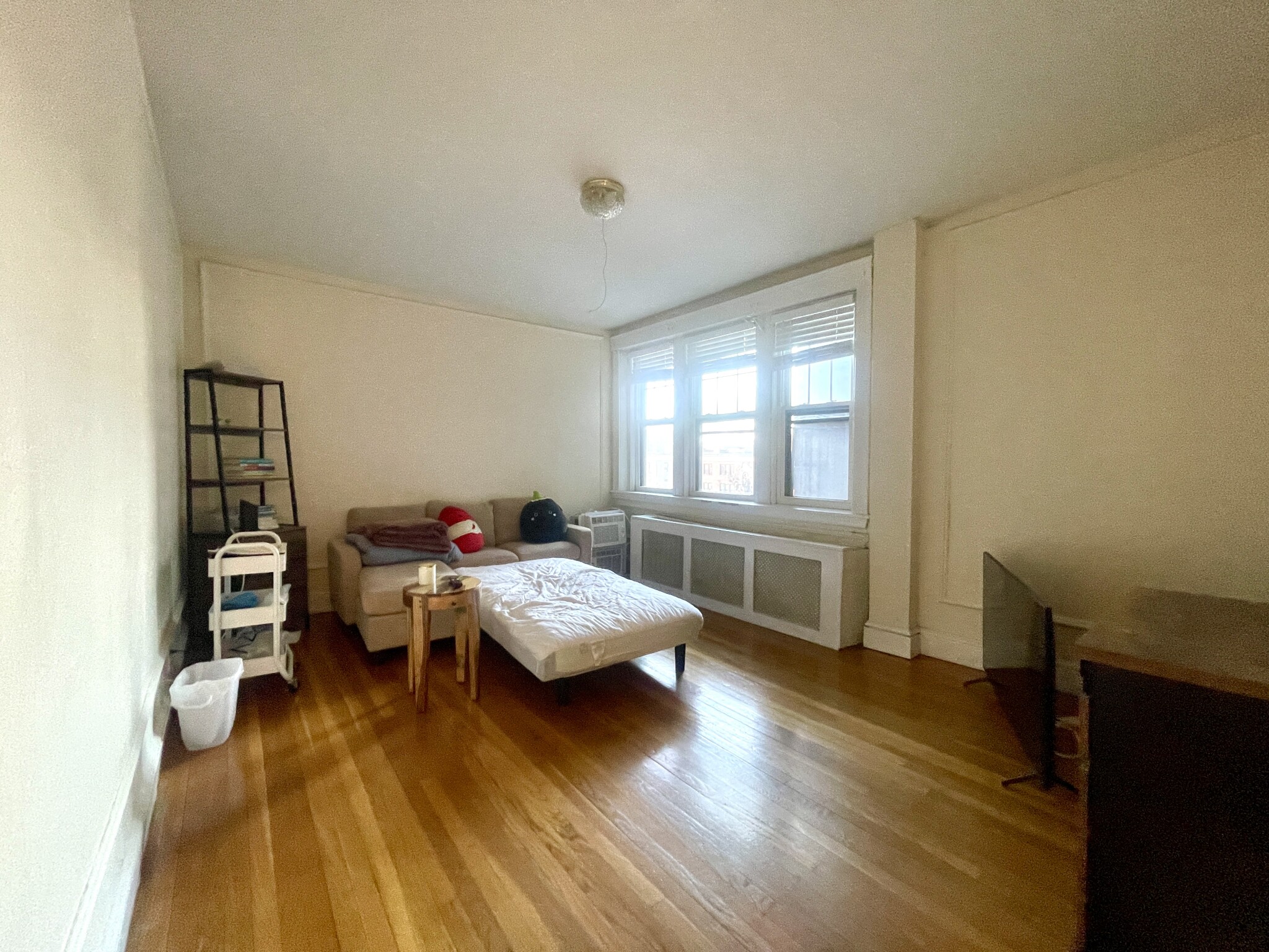 2003 Commonwealth Ave, Brighton