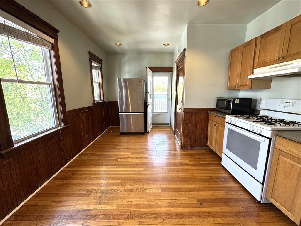 18 Saint Peter St, Jamaica Plain