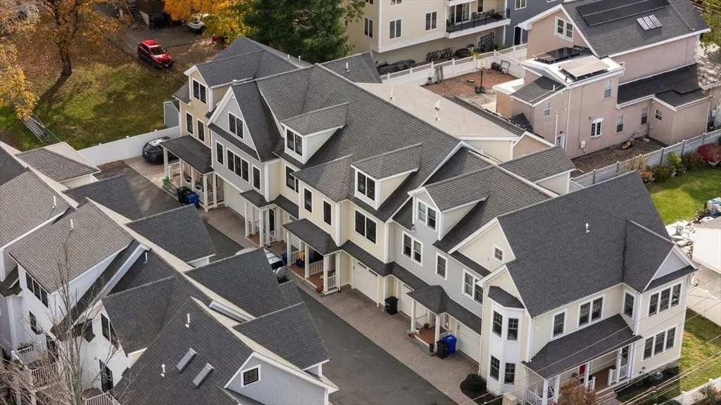 30 Park St, Fields Corner East