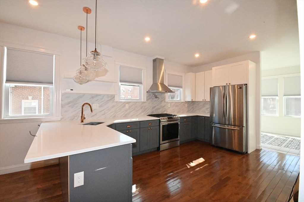 28-30 Schuyler, Roxbury