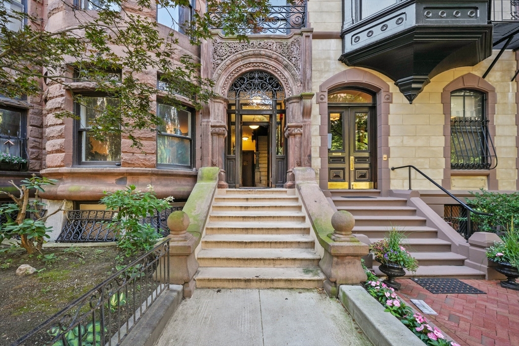 261 Beacon St, Back Bay