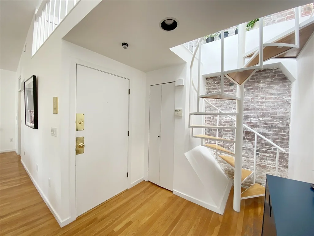 363 Marlborough St, Back Bay