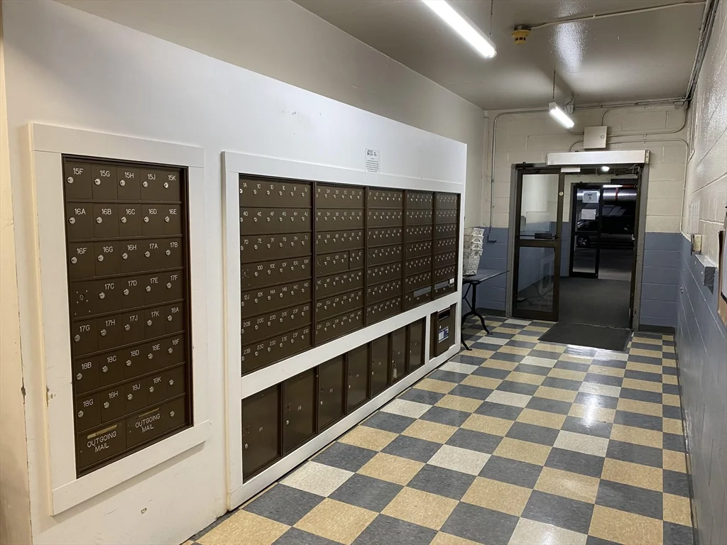 8 Whittier Pl, West End