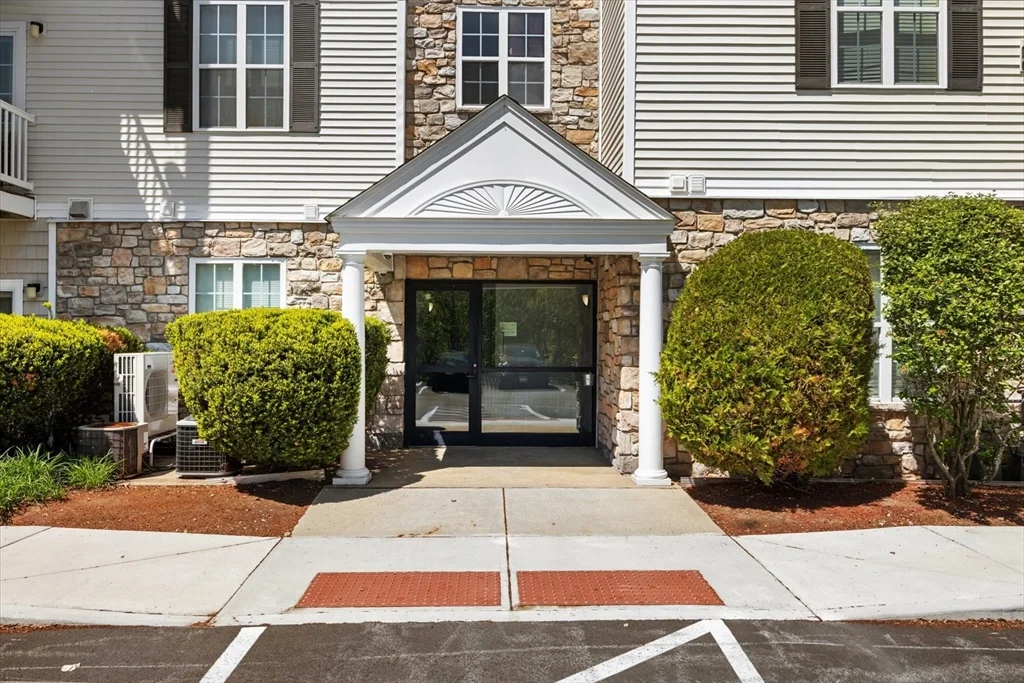 21 Hampshire Rd, Methuen