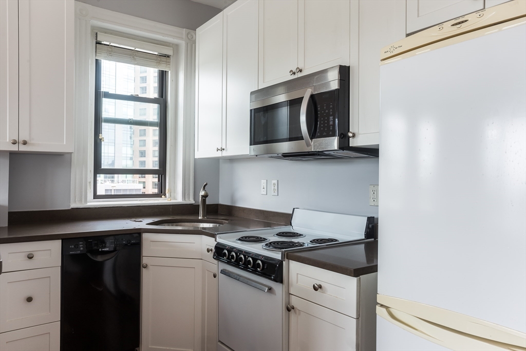 137 Peterborough St, Fenway