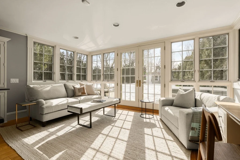 59 Harbor Ave, Marblehead Neck