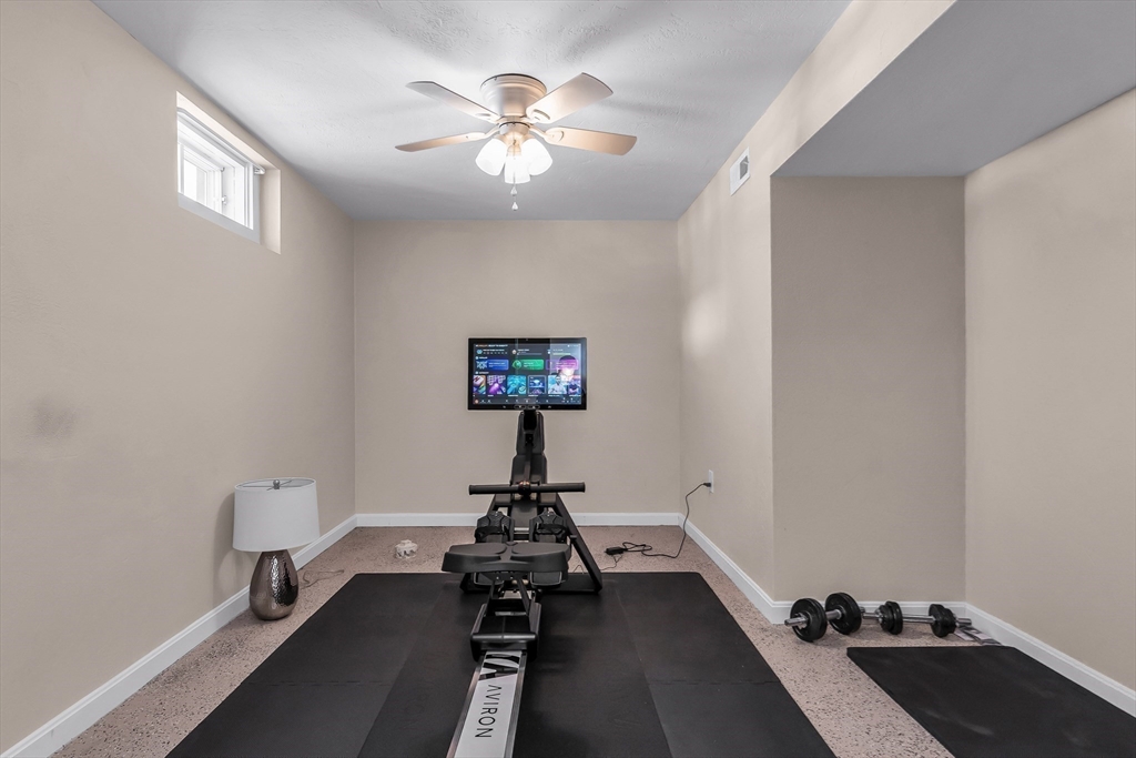 6 Gedney Dr, Peabody