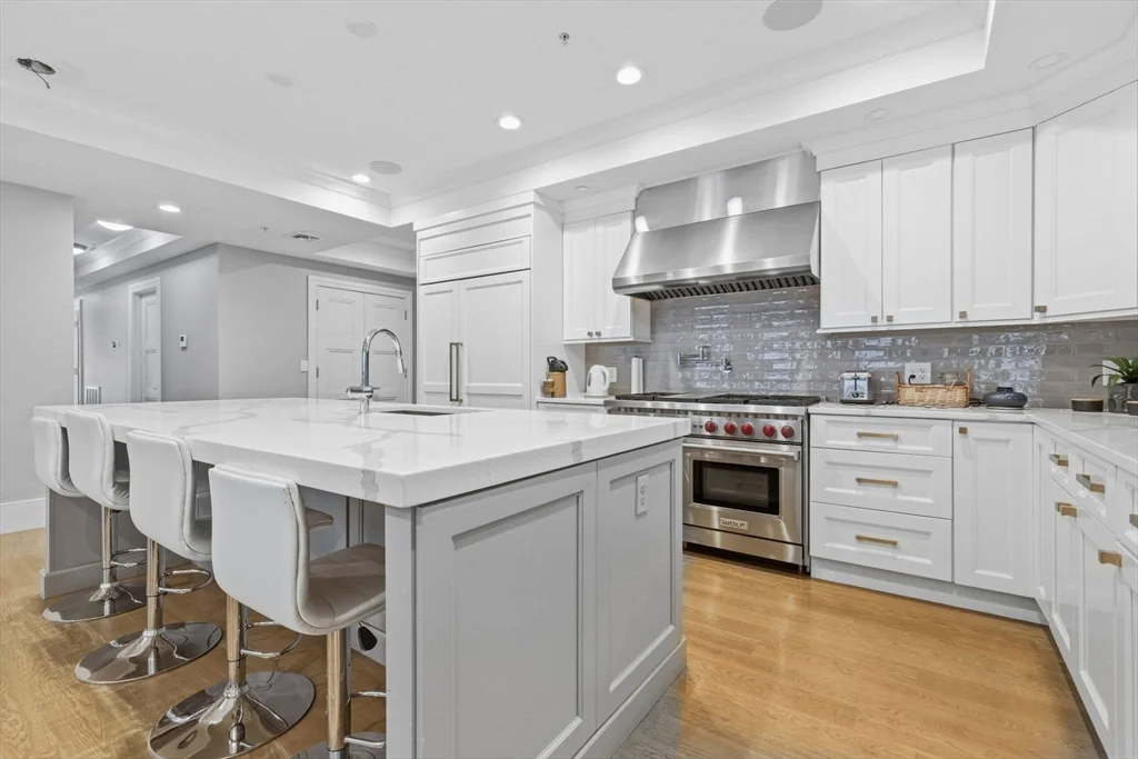 377 W 1st St, South Boston