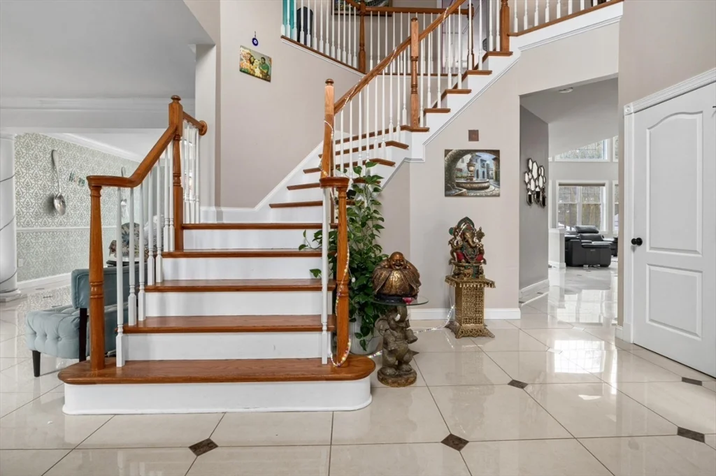 77 Hound Pack Cir, Walpole