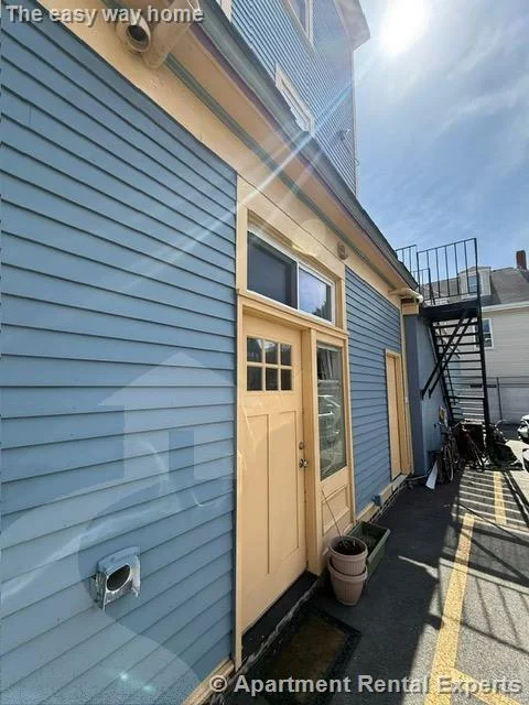 382 Somerville Ave, Union Square