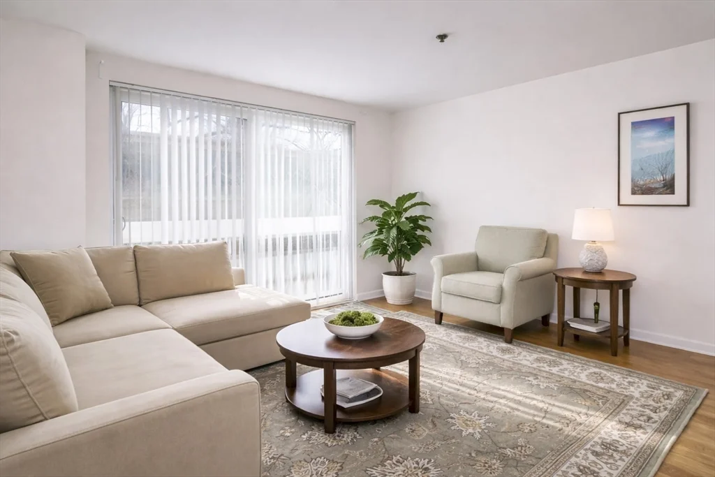 950 Massachusetts Ave, Harvard Square