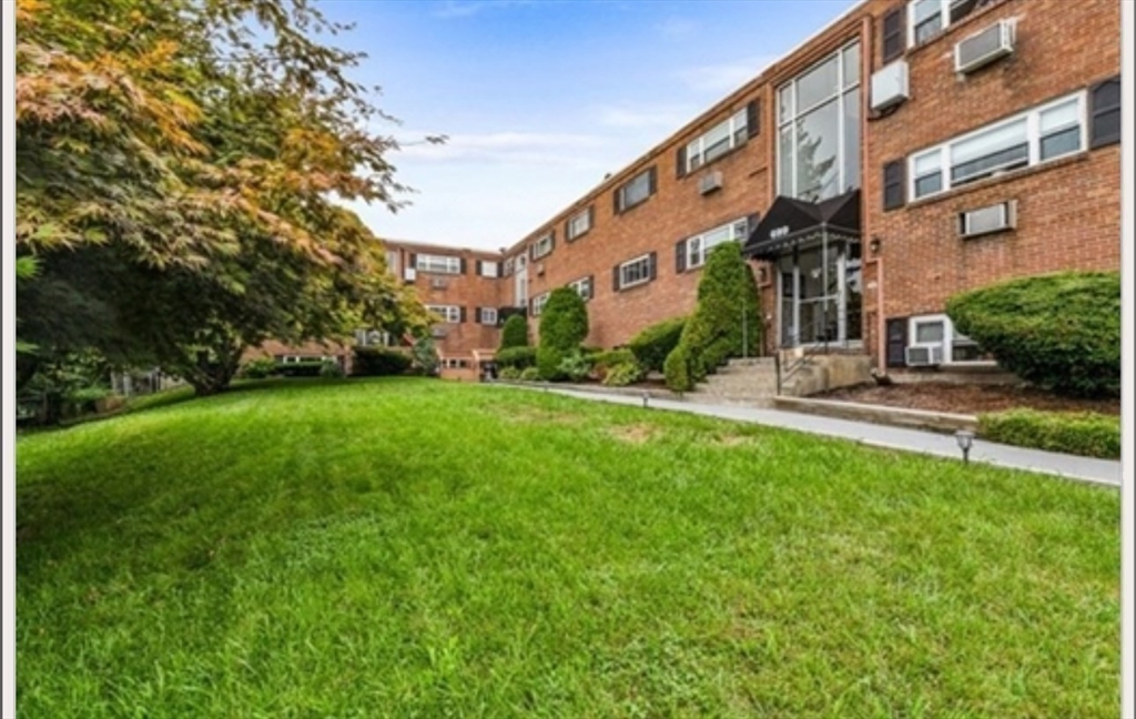 701 Adams St, Dorchester