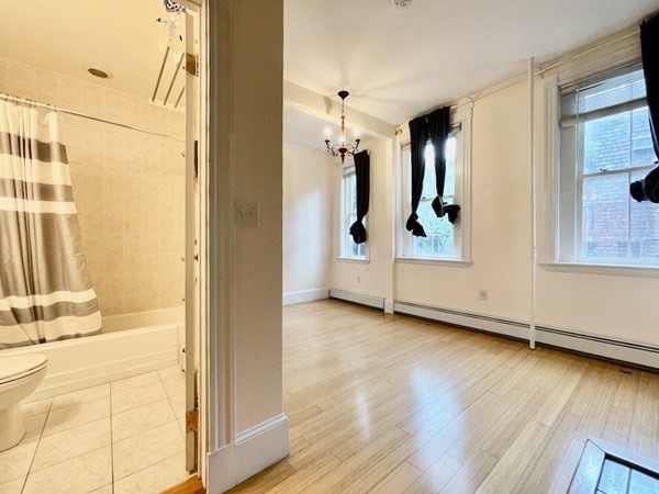 95 W Cedar St, Beacon Hill