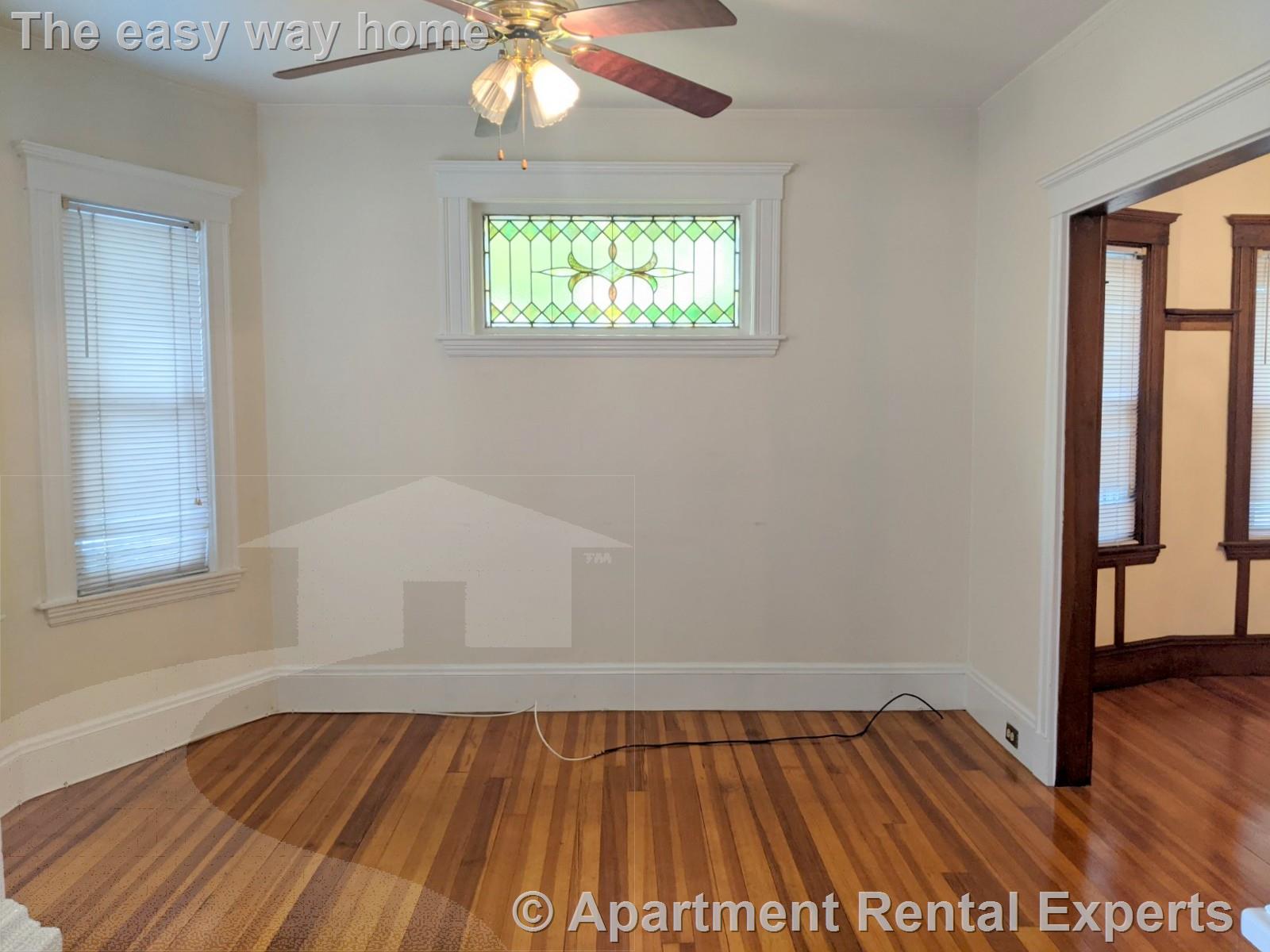 19 Leonard St, Davis Square