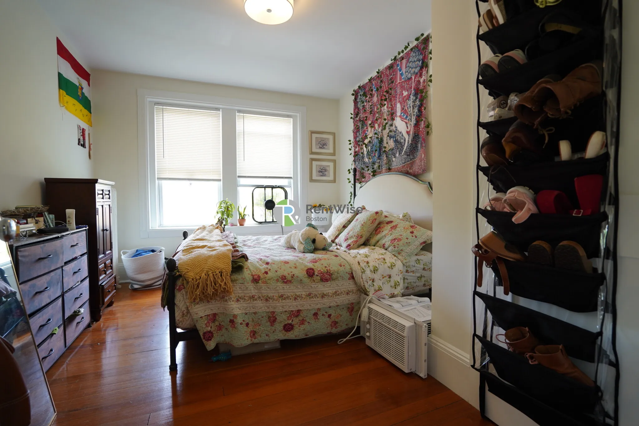 83 Harvard St, Central Village