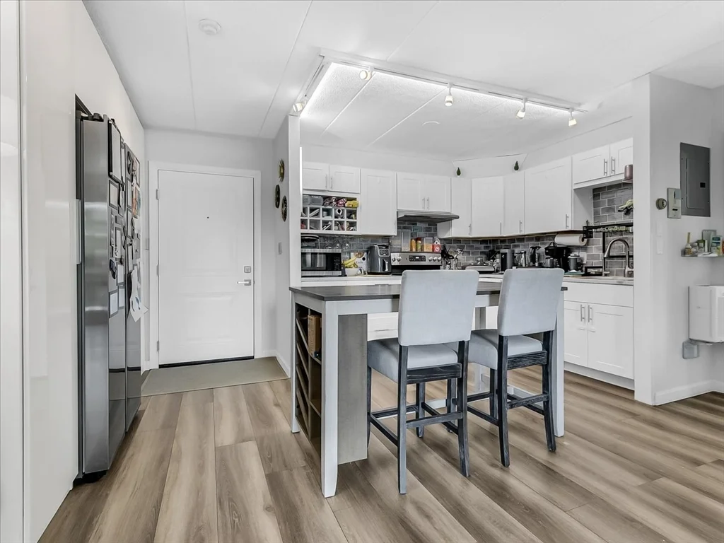 995 Massachusetts Ave, Arlington