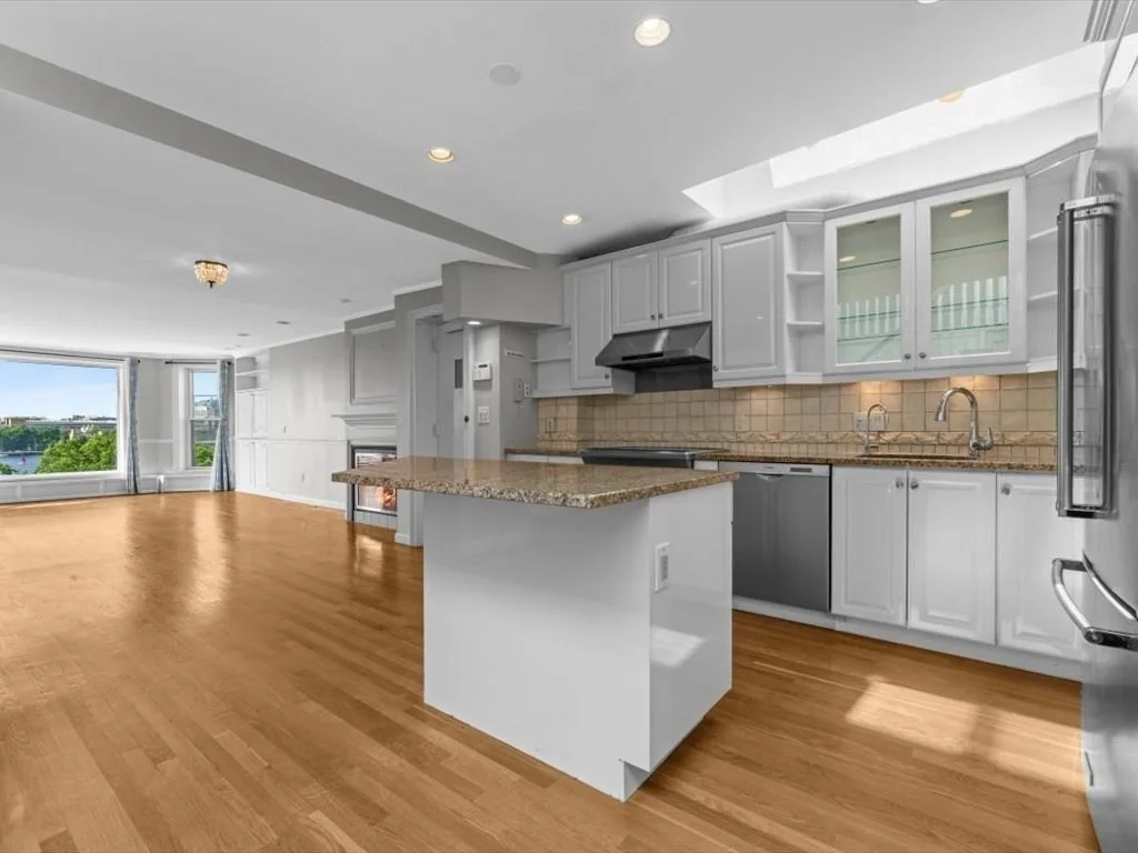 458 Beacon St, Back Bay