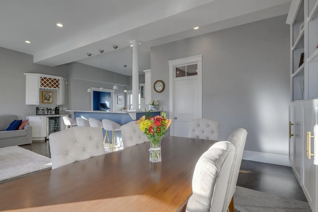 41 Farragut Rd, South Boston