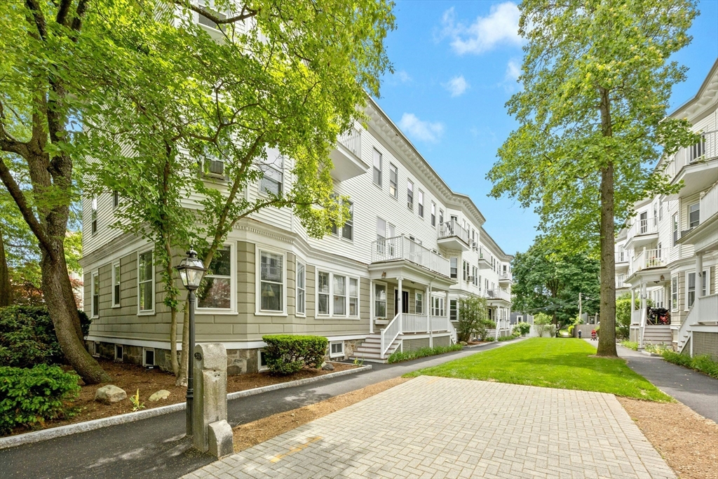 28 Stanton Rd, Brookline