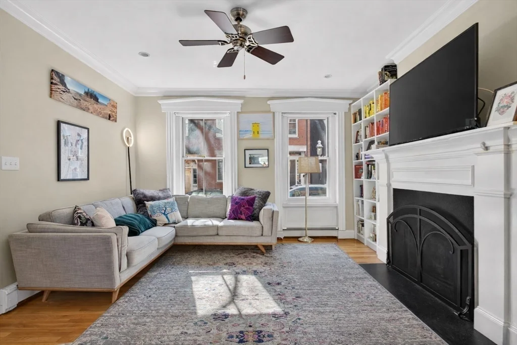 15 Mt Vernon St, Charlestown