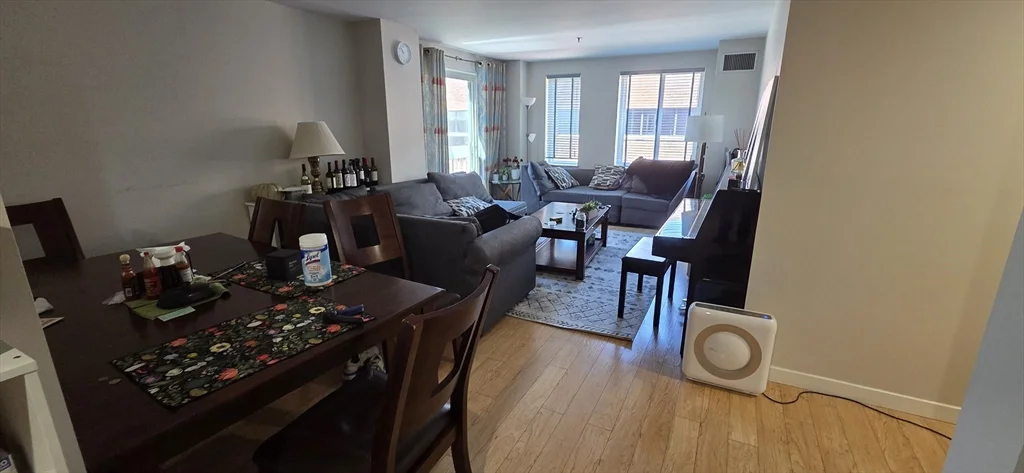 950 Mass Ave, Riverside