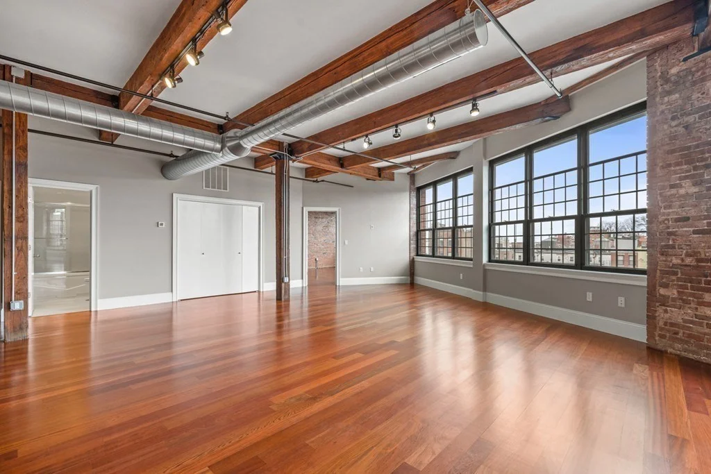 126 N Washington, North End