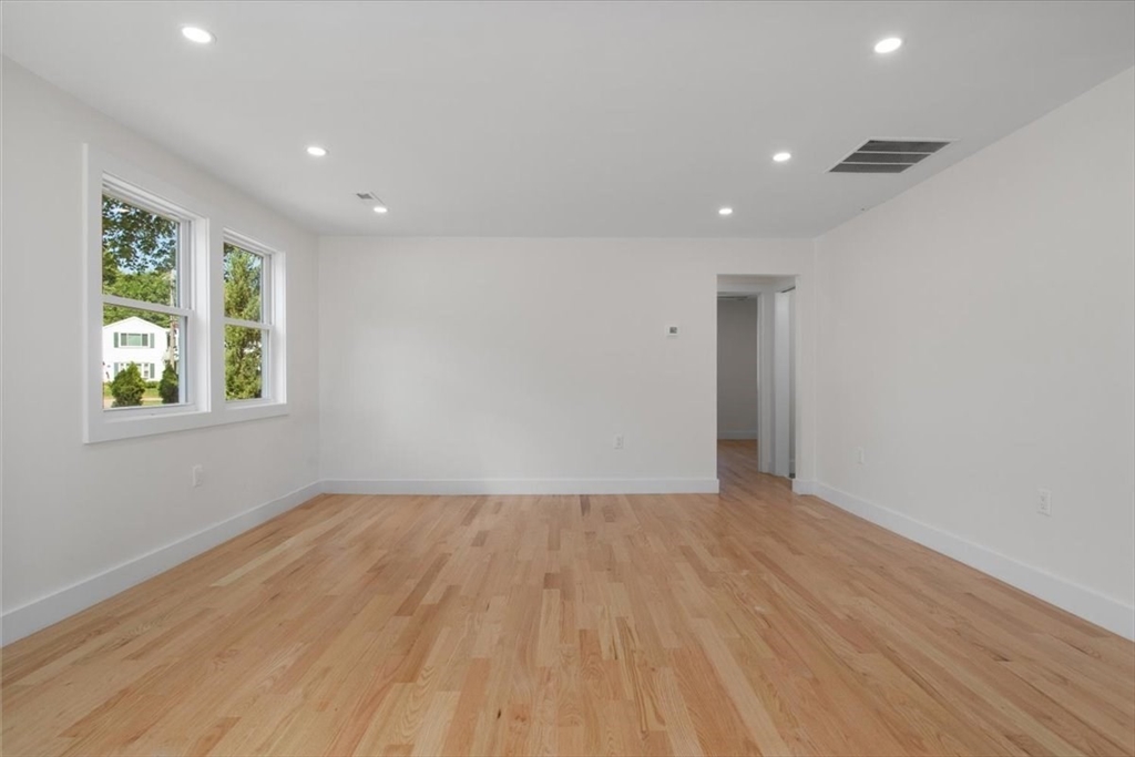 3 Cummings Cir, Randolph