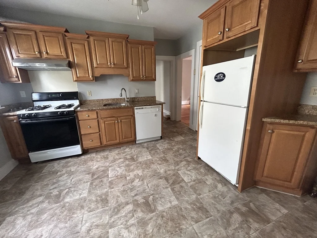 82 Conwell Ave, West Somerville