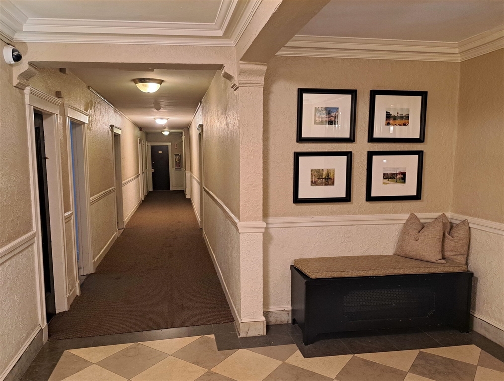 64 Queensberry St, Fenway