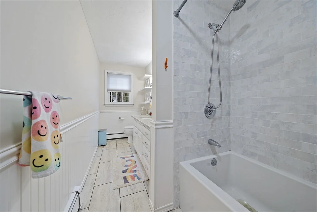 20 Trayer Rd, Canton