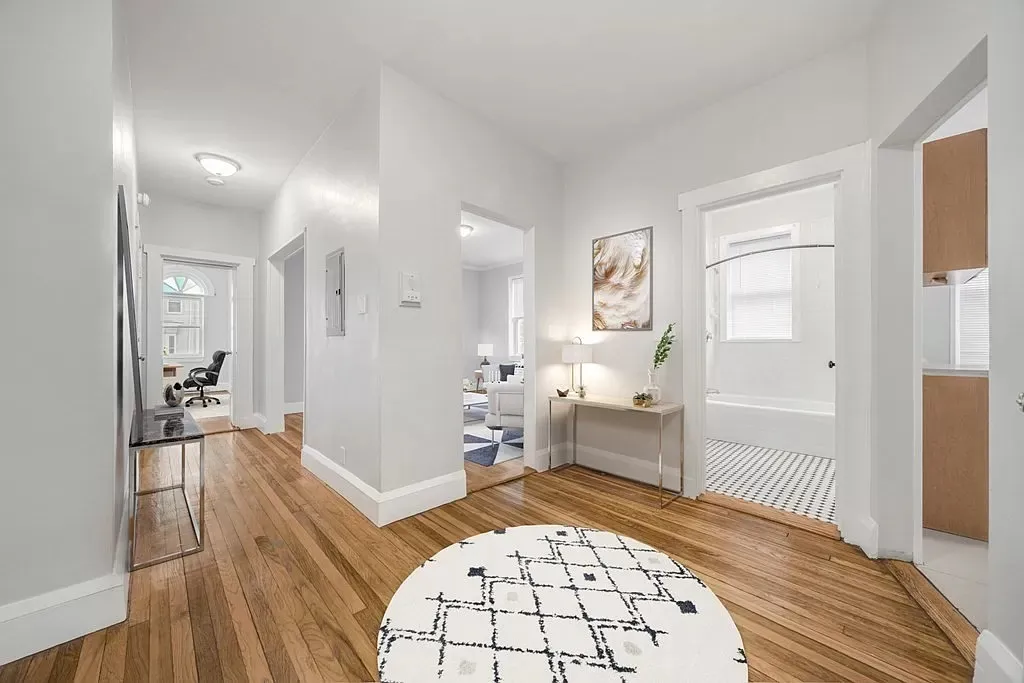 52 Clark Ave, Chelsea