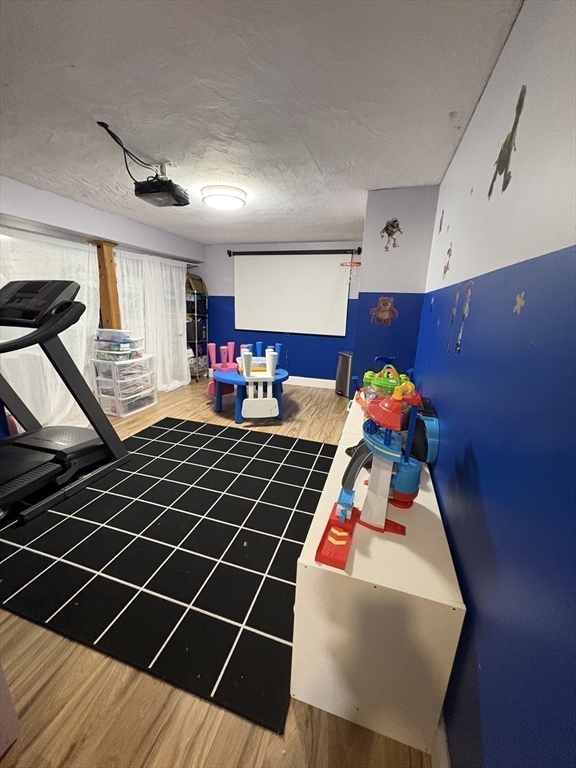 643 Beacon St, Centralville