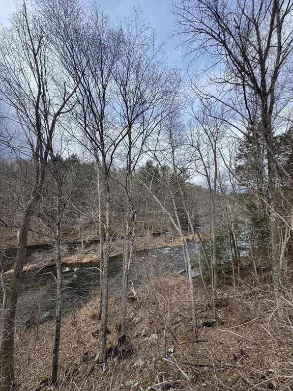 16 Knightville Dam Rd, Huntington