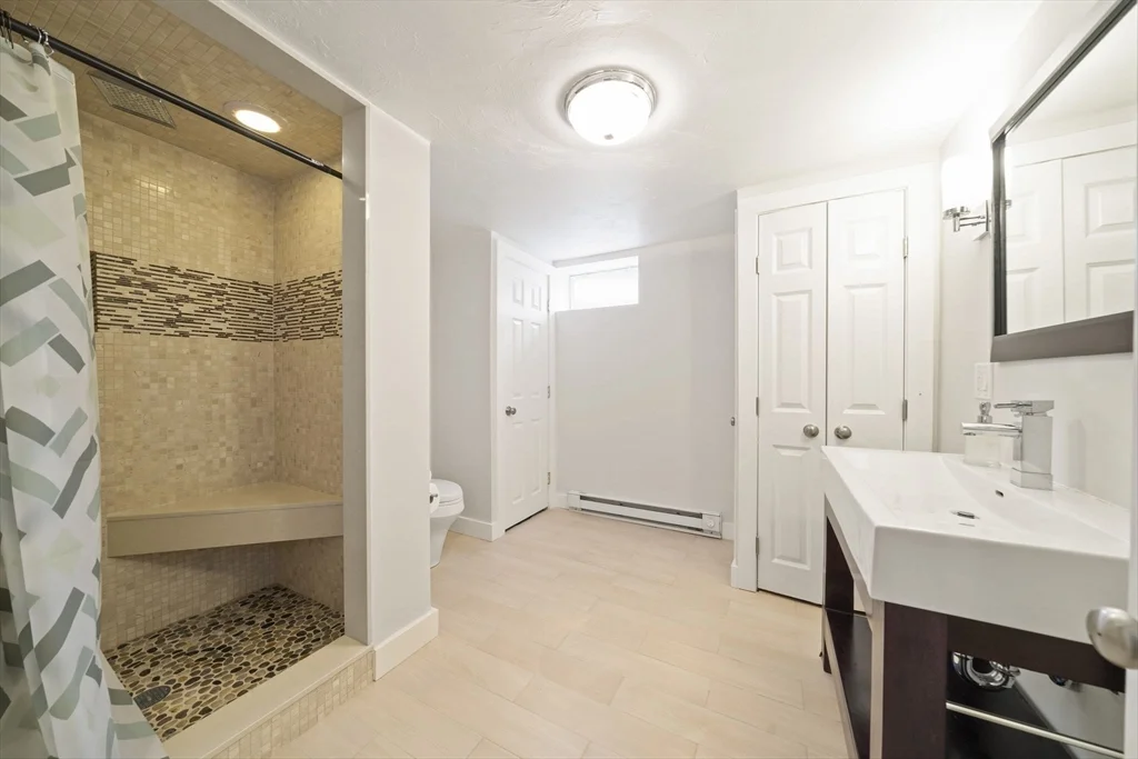 114 Main St, Norwell